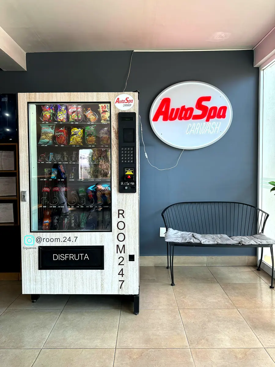 Máquina Room 24.7 instalada en AutoSpa Carwash